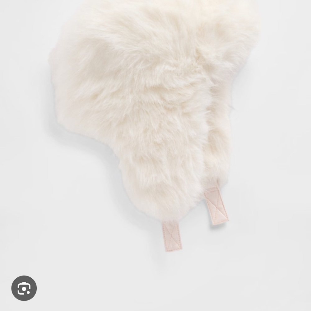 NWT gap kids Faux Fur Cream Trapper Winter Hat size small medium